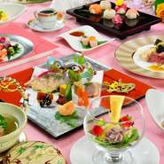 ・先付け
・お椀
・造里
・凌ぎ
・焼八寸
・肉料理
・酢の物
・飯物
・デザート
※季節、仕入れによってメニュー内容が変わります。