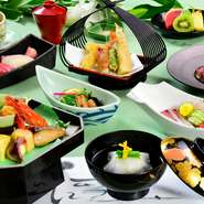 ・前菜
・お椀
・造里
・焼物
・油物
・酢の物
・飯物
・デザート
※季節、仕入れによってメニュー内容が変わります。