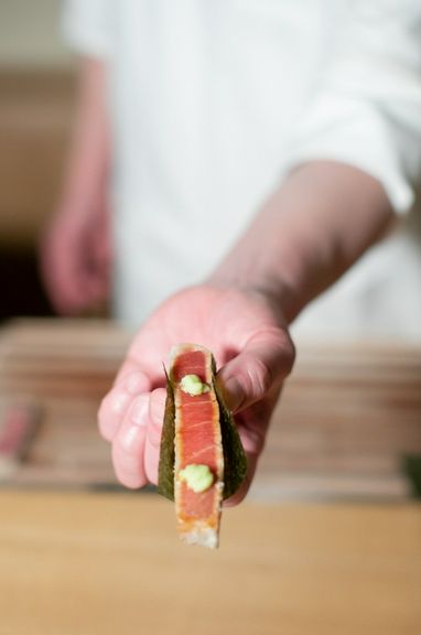 <大将お任せ天婦羅コース>雲丹やその日仕入れた旬の食材を使用