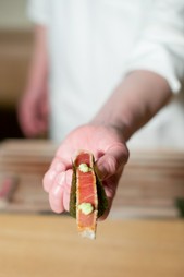 ＜大将お任せ天婦羅コース＞雲丹やその日仕入れた旬の食材を使用