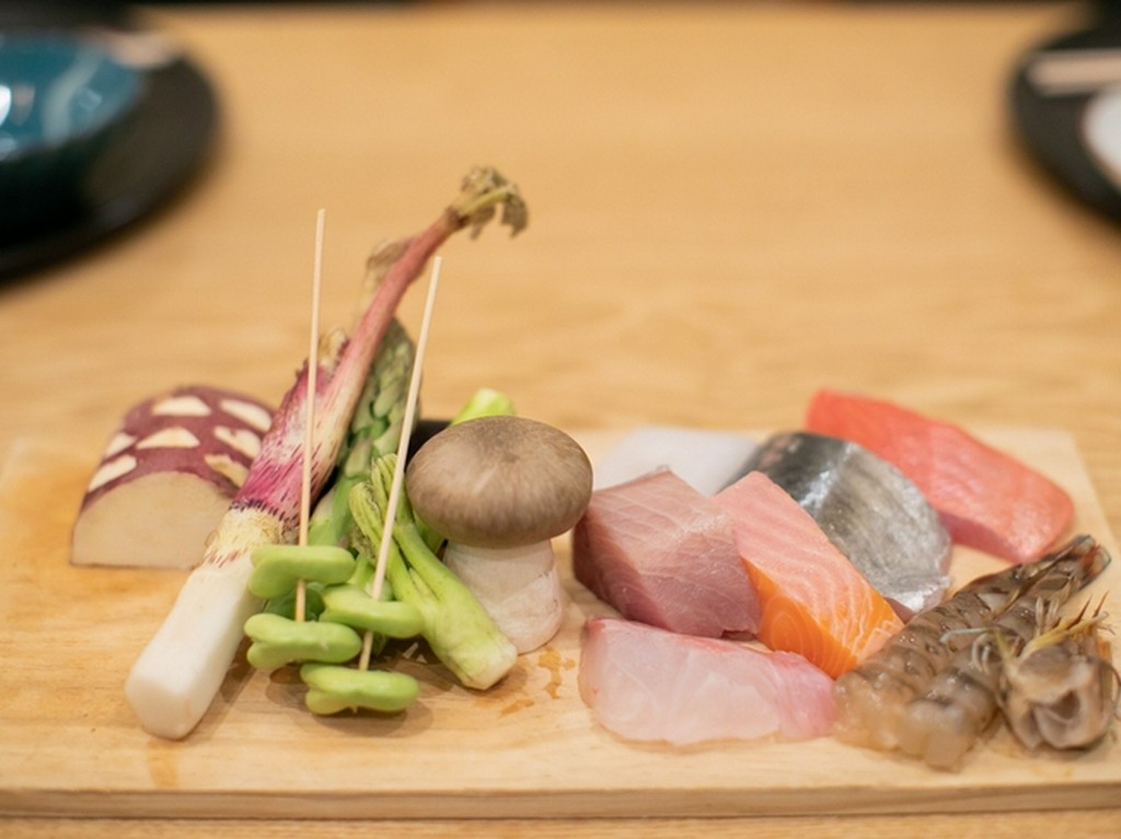 ＜大将お任せ天婦羅コース＞雲丹やその日仕入れた旬の食材を使用