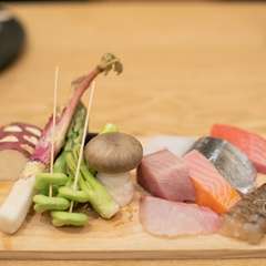 ＜大将お任せ天婦羅コース＞雲丹やその日仕入れた旬の食材を使用