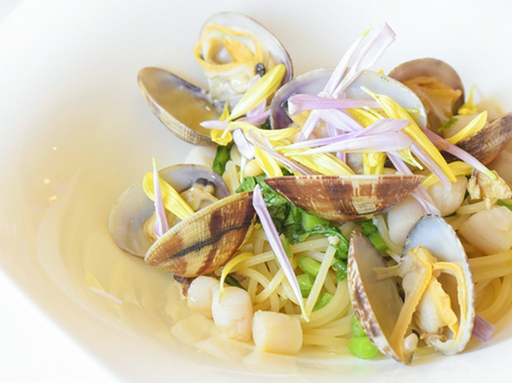 パスタ・メイン料理はそれぞれの各項目からお好みの料理をお選びいただけます。
