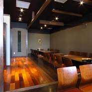 ～4名様個室、～8名様個室、～12名様個室、～18名様個室など人数に合わせてお席をご用意いたします。また、掘り炬燵タイプのお座敷個室は30名様～40名様で貸切が可能。