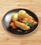揚げたてのパンでバニラアイスを溶かしながらお召し上がりください。