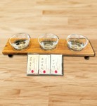 以下お好きな日本酒から3種お選びいただけます。
ささ川 吟醸原酒/ささ川 純米大吟醸原酒/黒龍 いっちょらい/南部美人 特別純米/加賀鳶 純米大吟醸 藍/八海山 純米吟醸 55/酔鯨 純米吟醸 高育54号

45ml×3種 1,353円