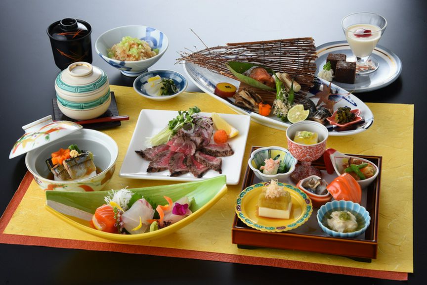 旬の食材を使った料理でゲストをおもてなし