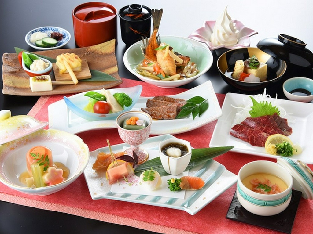 四季折々の料理を心落ち着く空間で