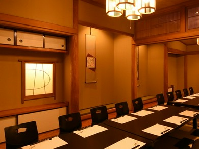 美徳 風景 本を読む 居酒屋 ダイニング 大門 チャンバー マンハッタン オーバーヘッド