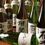 全国各地よりオススメをピックアップした日本酒など、様々な種類のお酒をご用意しております。最大32名まで対応可能。もちろん少人数でのご利用も大歓迎。
