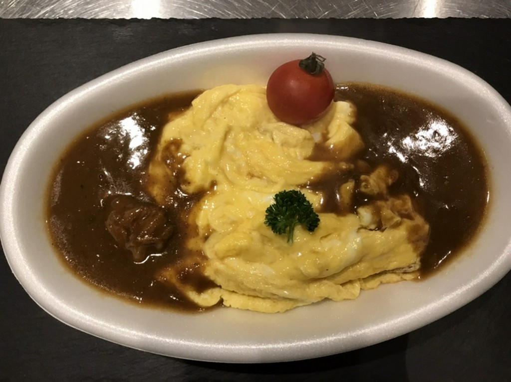 オムカレー弁当