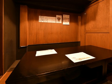 プライベート空間で食事を楽しめる個室も完備