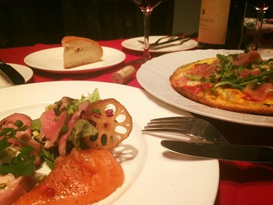 色々な国のワインを約80種、厳選してご用意