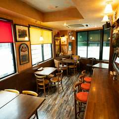 いつもガヤガヤ賑やかな店内。各種パーティーや女子会にオススメ