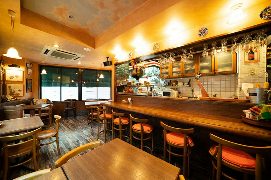 1993年創業。本場スペインのカジュアルな雰囲気を味わえるバル