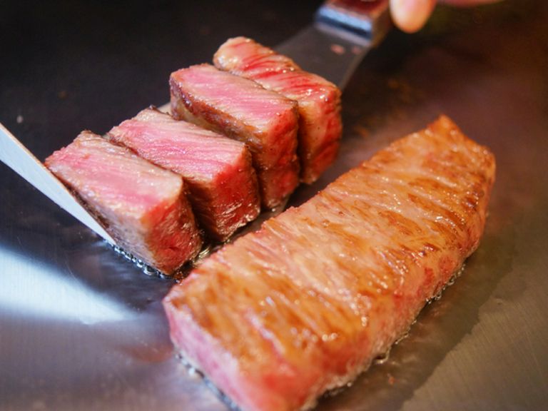 「神戸牛」をリーズナブルに。特別な日のデートにもぴったり