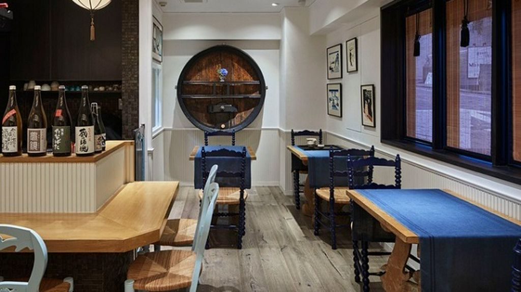 店内の備品、椅子、テーブルのアルコール殺菌の徹底