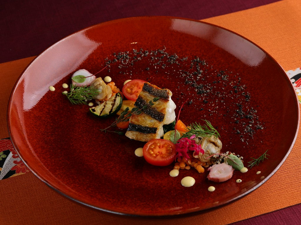 季節の魚を様々な味わいで。『本日のお魚料理』