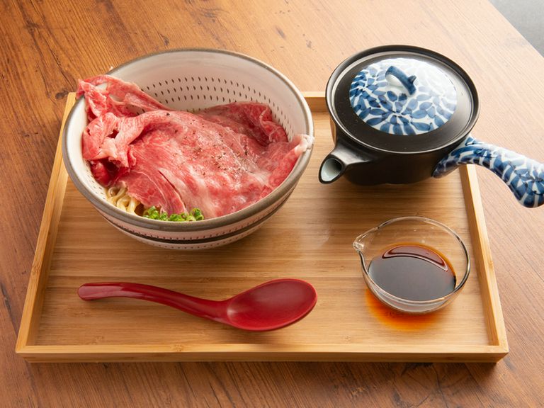 だしと共にいただく『和牛しゃぶしゃぶラーメン』