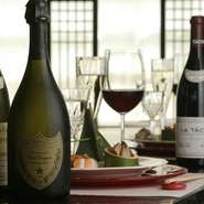 店の料理に合うワインをシェフが厳選。高品質でおいしいワインをリーズナブルな価格で提供しており、気軽にいろいろ味わえます。記念日やお祝い事、接待などに向く銘醸ワインや高級シャンパーニュもあります！