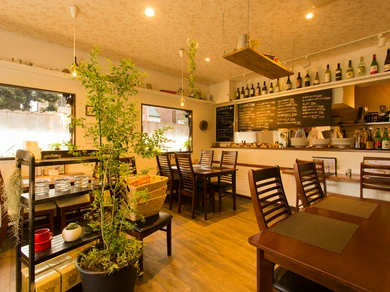 店内の清掃、消毒を徹底しています