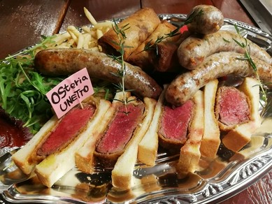 モツとお肉とワインを楽しめるテイクアウトをご用意しています