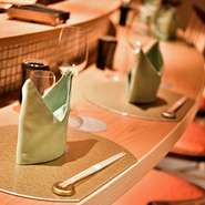 当店のおすすめはカウンター席。大切な方とのお食事を楽しんで頂けるサービスを心掛けております。
