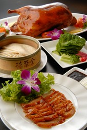 北京ダック（鴨餅・野菜・甜面醤付き）