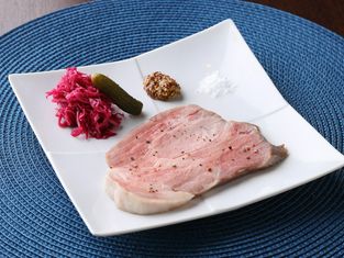 香槟和葡萄酒三月