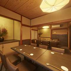 古民家の風情が色濃く残る、優雅な雰囲気の宴会向きのお席