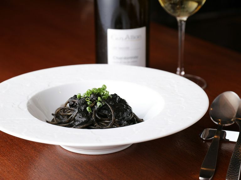 濃厚な味わいにリピーター続出『活アオリイカのイカスミスパゲティ』