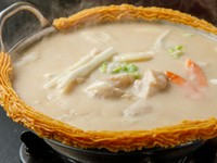 女子会などにも大人気！発酵食品を3つ合わせた『鶏プル発酵鍋』