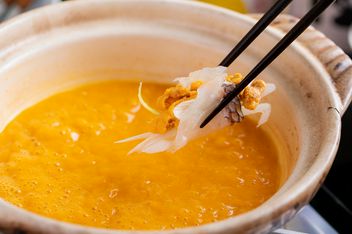 Sea urchin and shrimp specialty fish