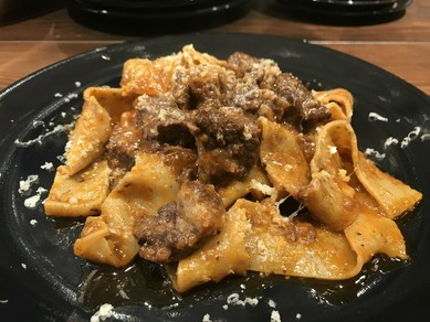 ワインに合う料理は軽いものからしっかりとしたものまで