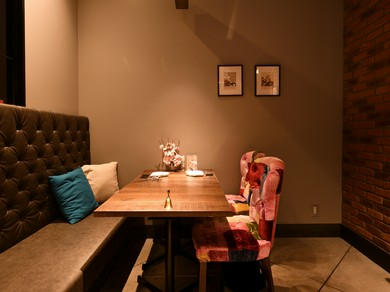 プライベート空間で食事を楽しめる個室も完備