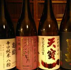 広島の地酒は勿論、県外の美味しいお酒もご用意致しております。