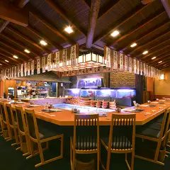 活いかや伊勢海老・他にも季節ごとに様々な魚介がいます