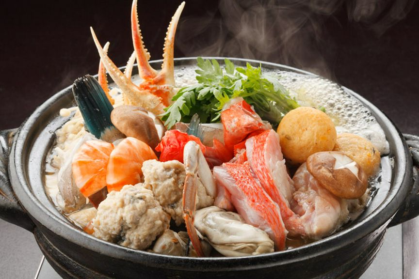 特製寄せ鍋やふぐちり・天然ぶりのみぞれ鍋をご用意