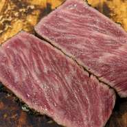 にんにくを効かせた極上馬肉料理