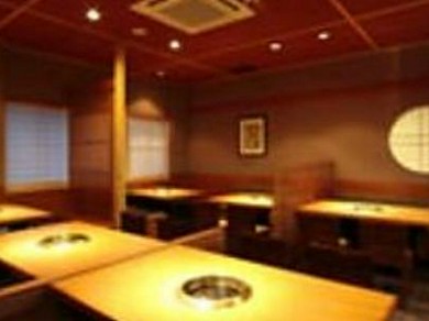 お客様にはアルコール消毒のご協力をお願いしております