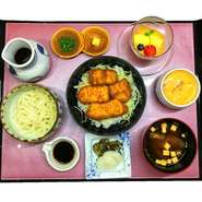 京都の夏の風物詩、鱧をフライにしました。
ぜひご賞味くださいませ