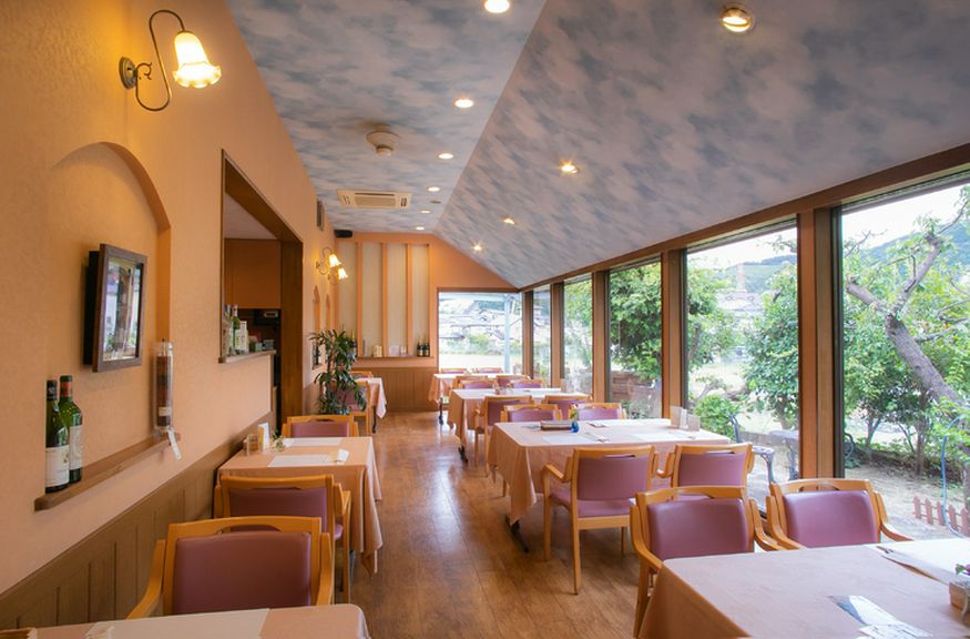 リラックスして過ごせそう。温かみ溢れる店内