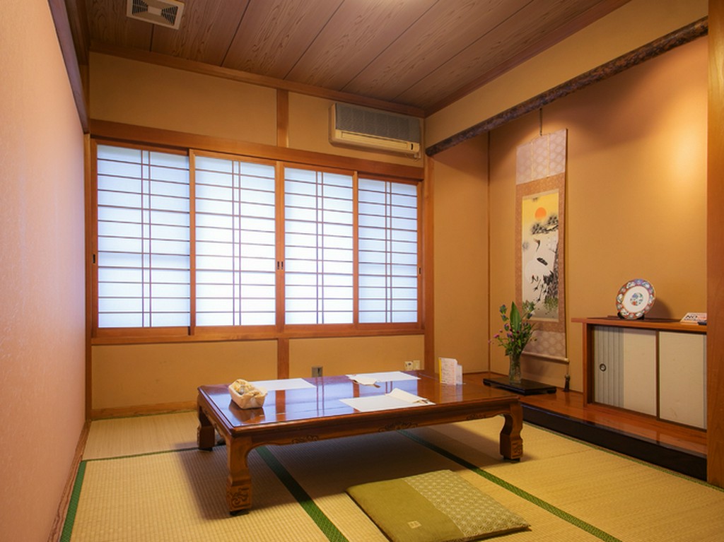 ゆったりとくつろげる和室席を用意