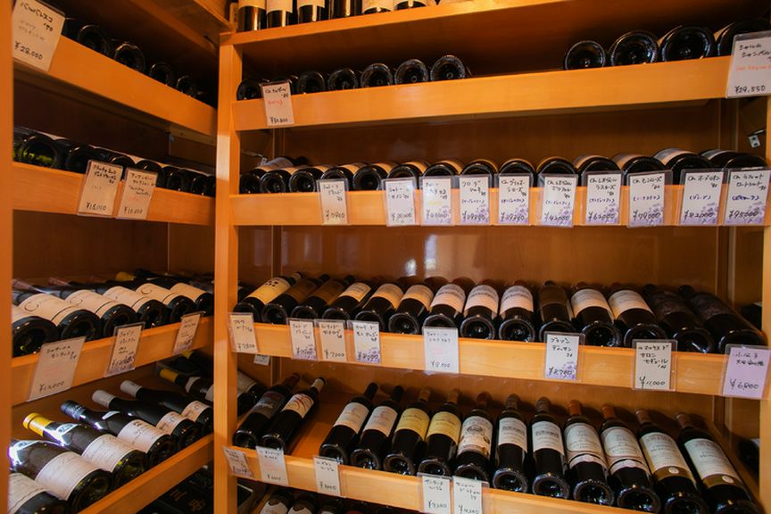 種類豊富なワインは約150種類を取り揃え