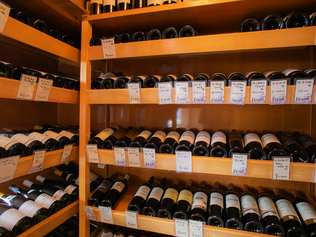 種類豊富なワインは約150種類を取り揃え