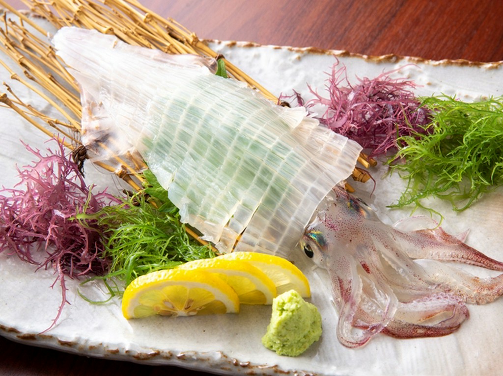 呼子直送イカの活き造り