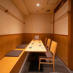 寛ぎながらおいしい寿司を堪能できる、居心地のよい空間