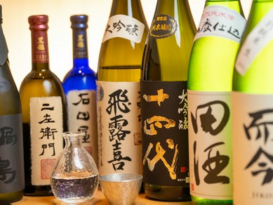 全国各地の銘酒はもちろん、地方のワンカップなども楽しんで