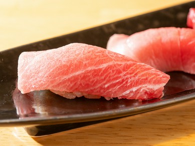 大トロ・中トロ・赤身を贅沢に堪能！『マグロの握り』