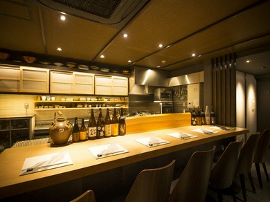 カウンター席は最大６名様